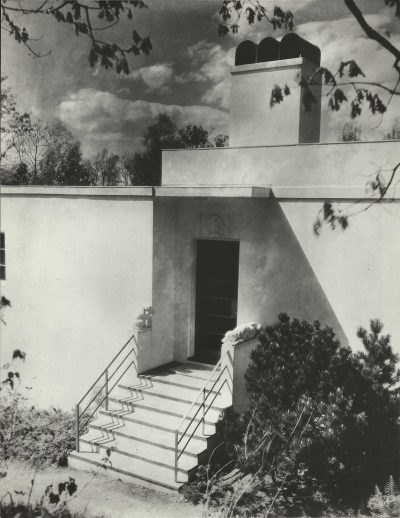 Eleanor Raymond, front elevation, Peabody Studio, Dover, Mass., 1933. Harvard University Graduate School of Design, Frances Loeb Library, Special Collections
